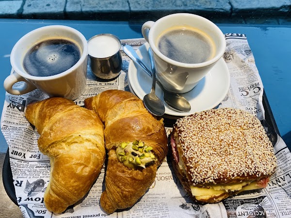 1000 Coffee & Bakery 3