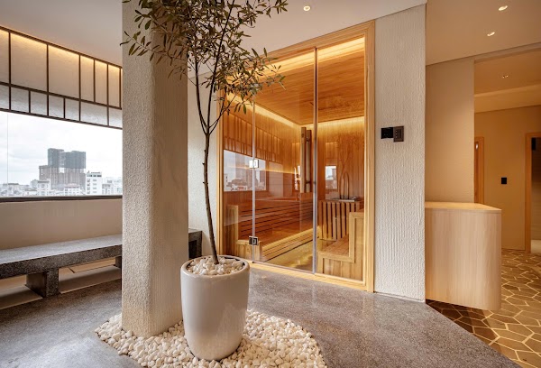 Metrolux City Contemporary Hotel