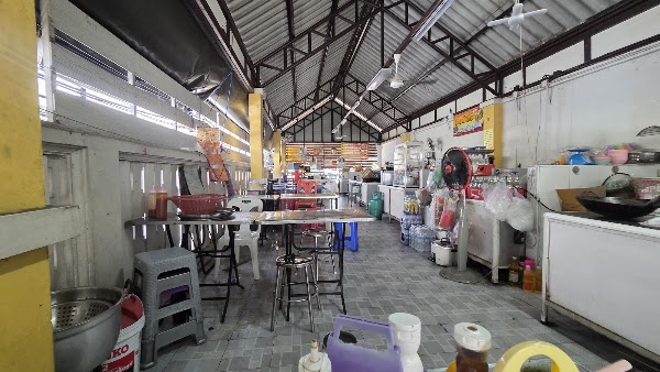 ข้าวหมูแดง ข้าวหมูกรอบ (เจ้าเก่าสนามหลวง) 1