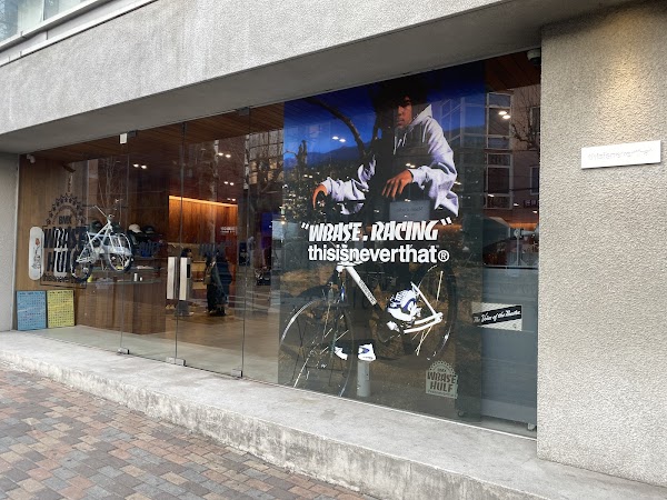 thisisneverthat Hondae Flagship 1