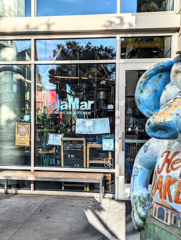 alaMar Dominican Kitchen 2