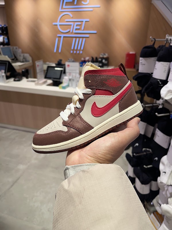 atmos Shibuya アトモス 渋谷店 3