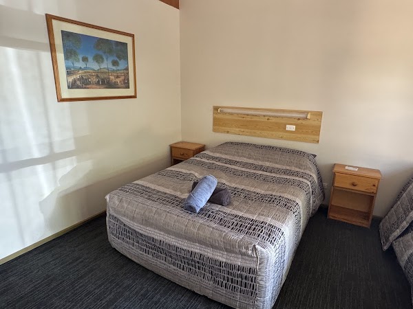 Glendambo Hotel/Motel and Caravan Park 5