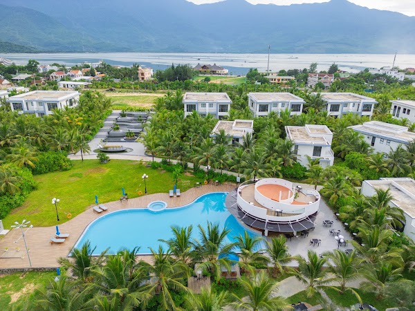 LANGCO BAY RETREAT