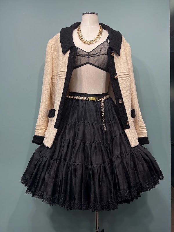 Madame Pauline Vintage 2