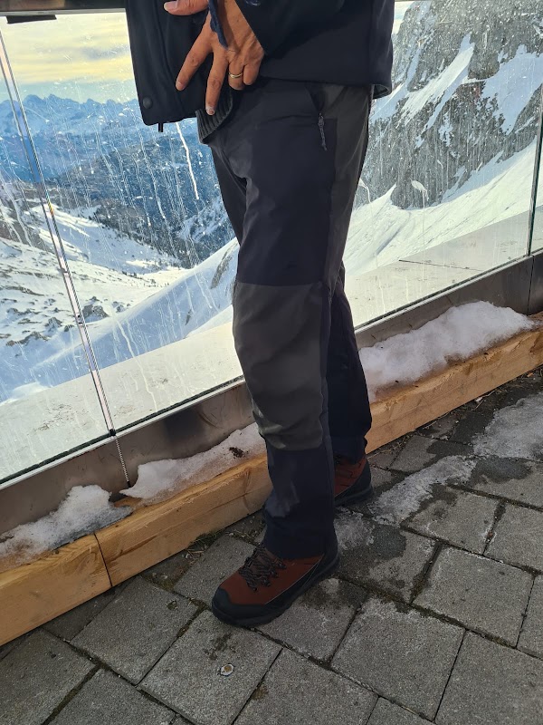 Eiger Adventure Store 4