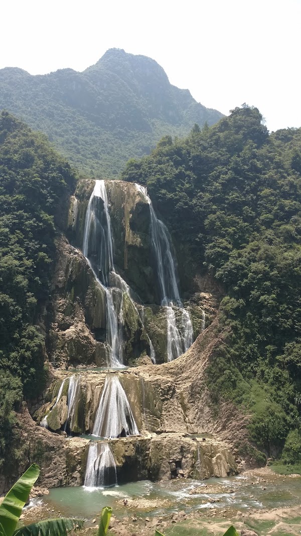滴水滩瀑布景区