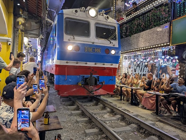 Train Street 4