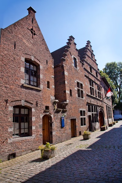 maison Tournaisienne