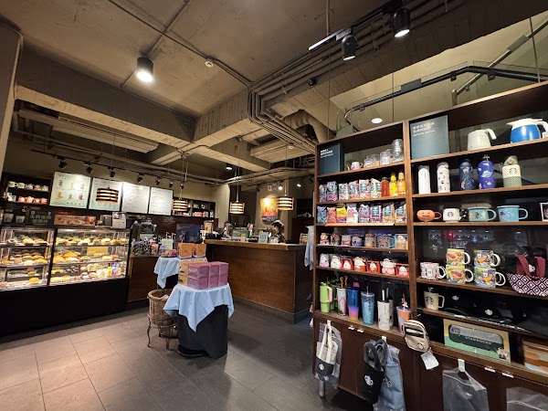 STARBUCKS Hualien Shop 2