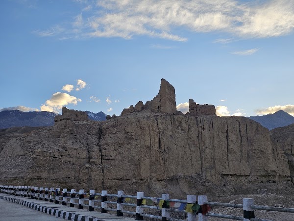 Mustang Caves 2