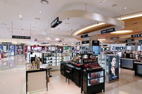 Shilla I-Park Duty Free Store 4
