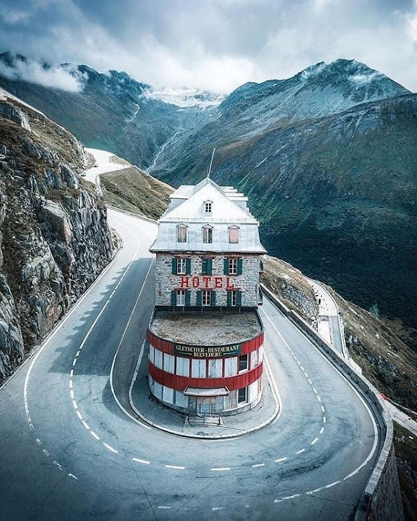 Eisgrotte Belvédère am Rhonegletscher