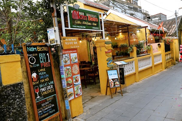 Nom Cafe and Bistro
