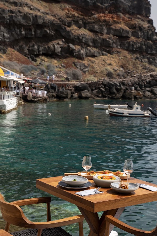 Basalt Restaurant | Ammoudi Bay Santorini 3