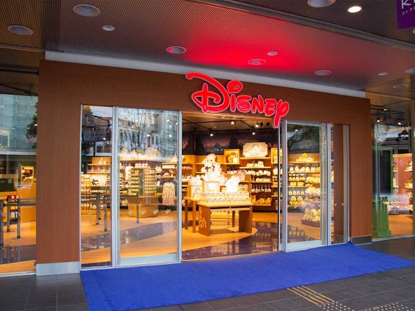Disney Store - Kyoto Shijo-Kawaramachi 1