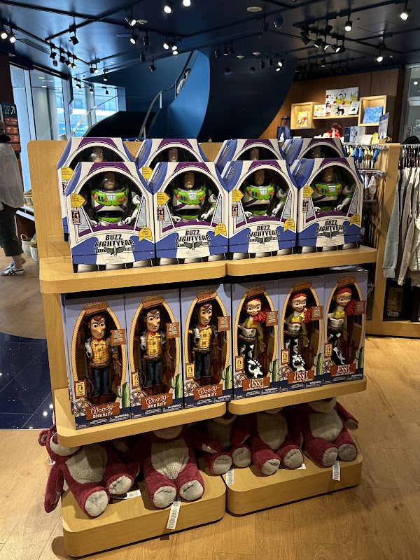 Disney Store - Kyoto Shijo-Kawaramachi 2