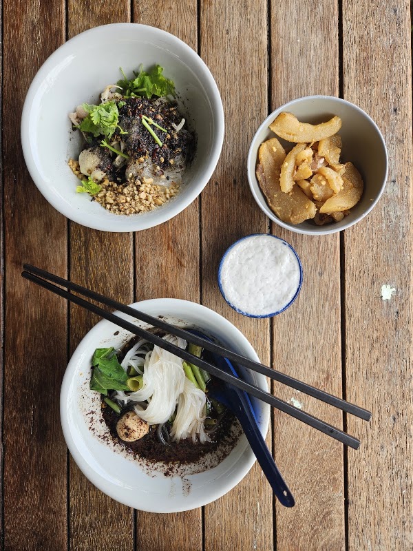 แมวดำ ก๋วยเตี๋ยวเรือ Black me-o boat noodle 5