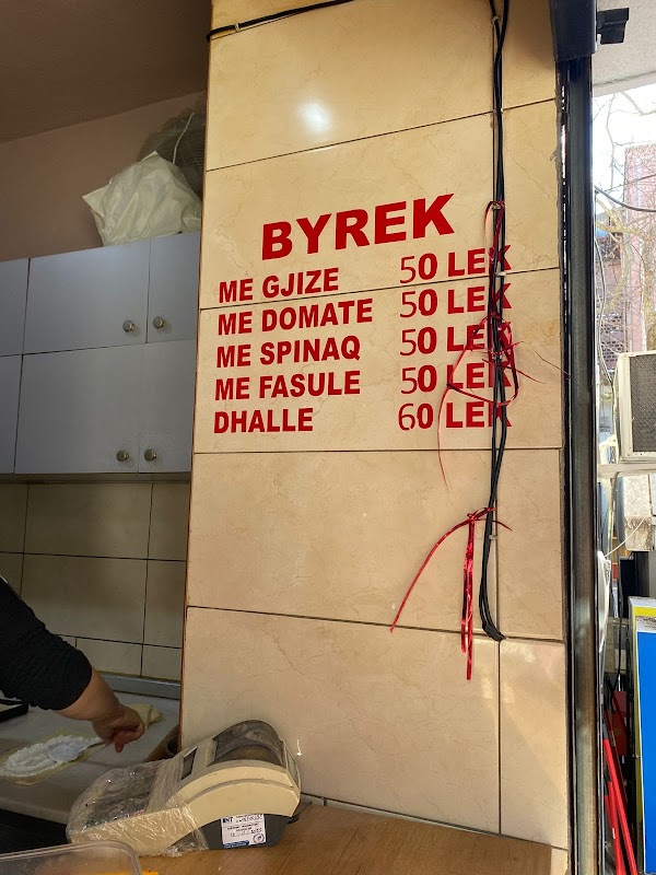 Byrektore Albani 5