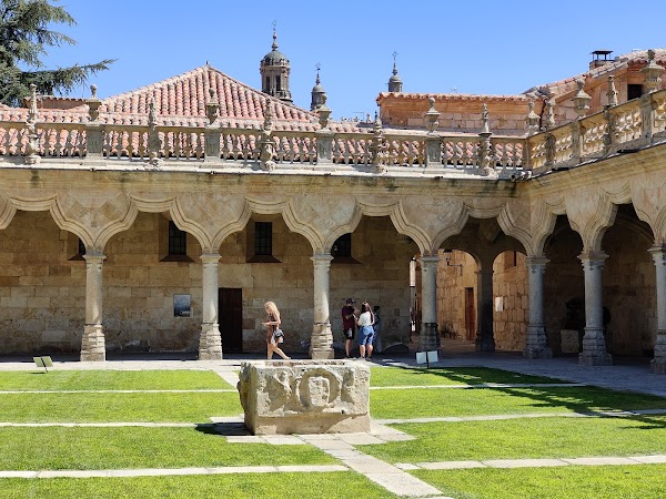 Patio de Escuelas Menores