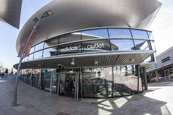 adidas Outlet Store Wolfsburg, Designer Outlets 1