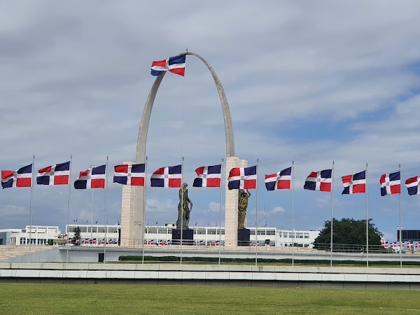Plaza de la Bandera Republica Dominicana 5