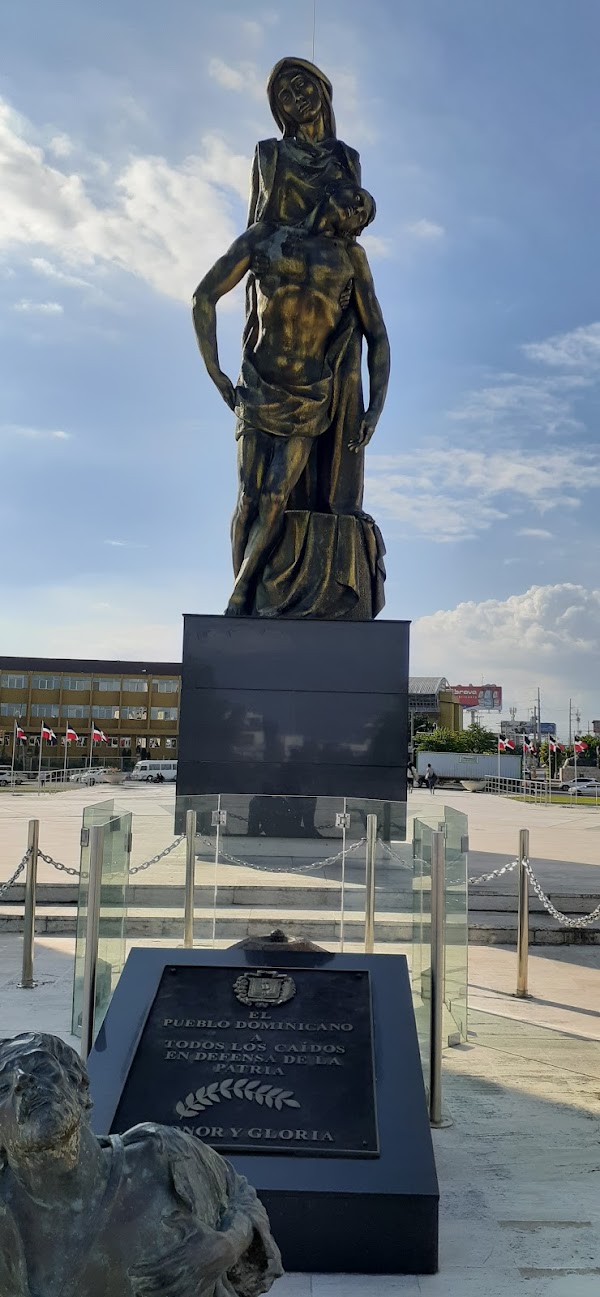 Plaza de la Bandera Republica Dominicana 4