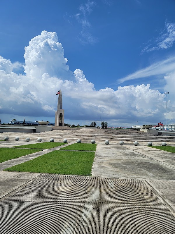 Plaza de la Bandera Republica Dominicana 3