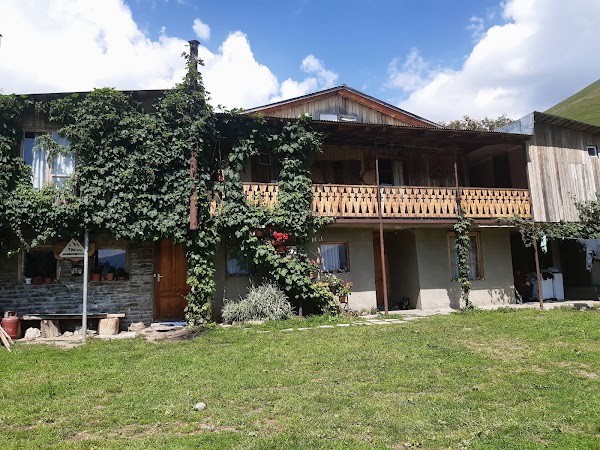 Roshka Guesthouse