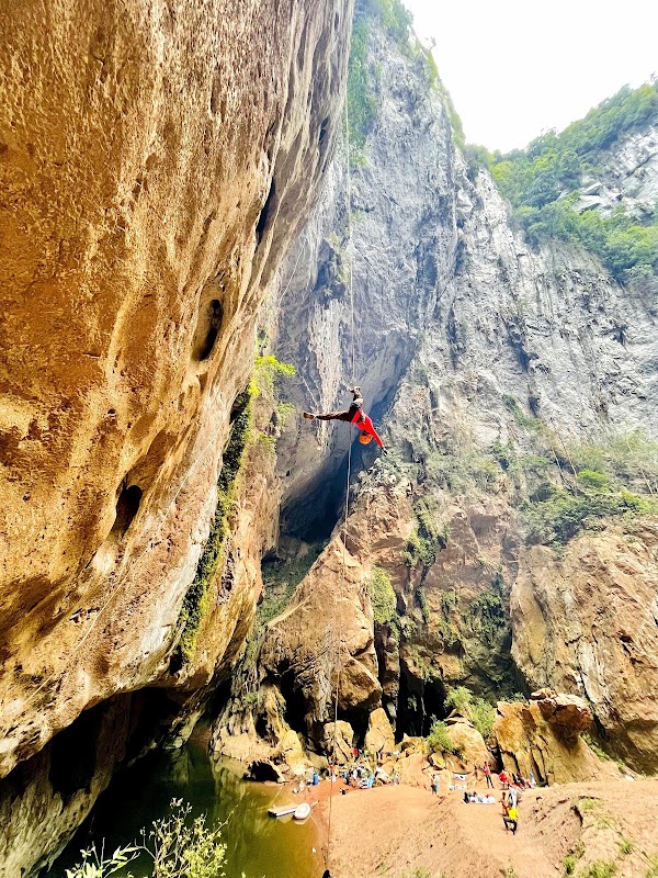 Hố sụt Kong 4