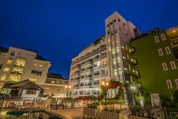 Sutus Court Hotel โรงแรมสุทัศน์คอร์ท