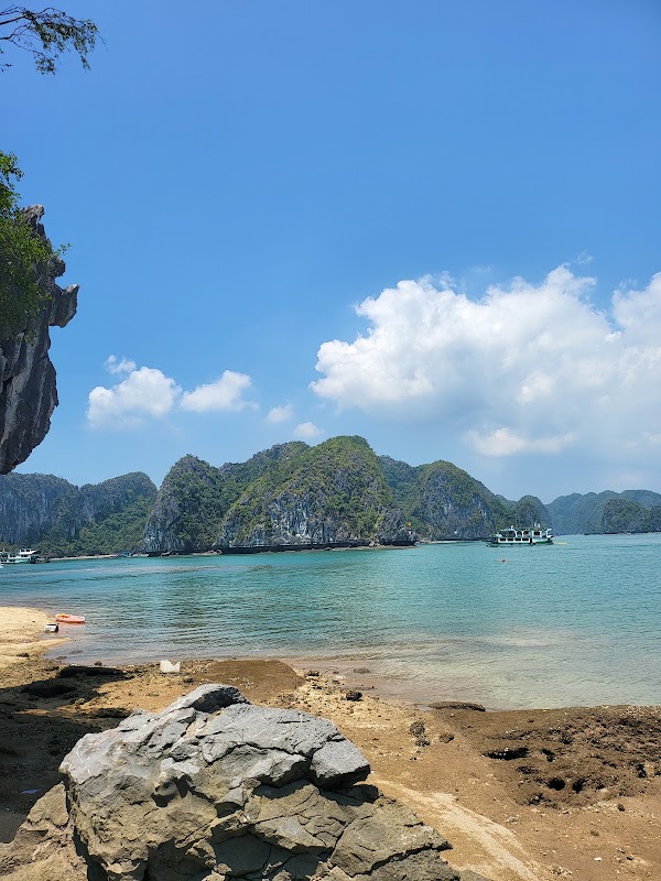 Bãi tắm Vạn Bội 3
