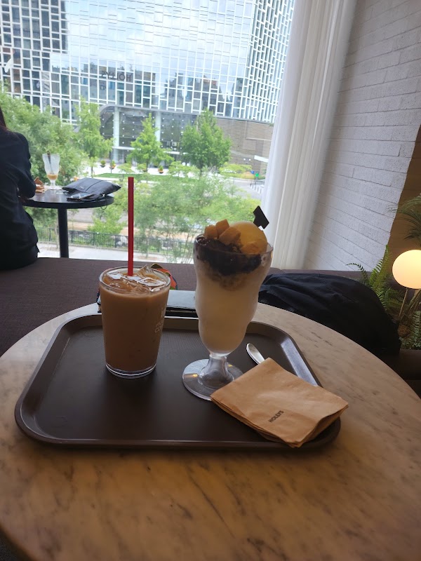 Hollys Coffee 5