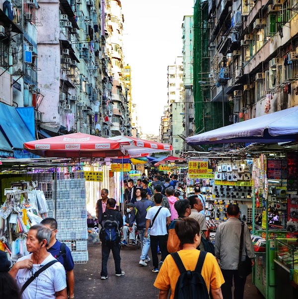 Apliu Street Flea Market