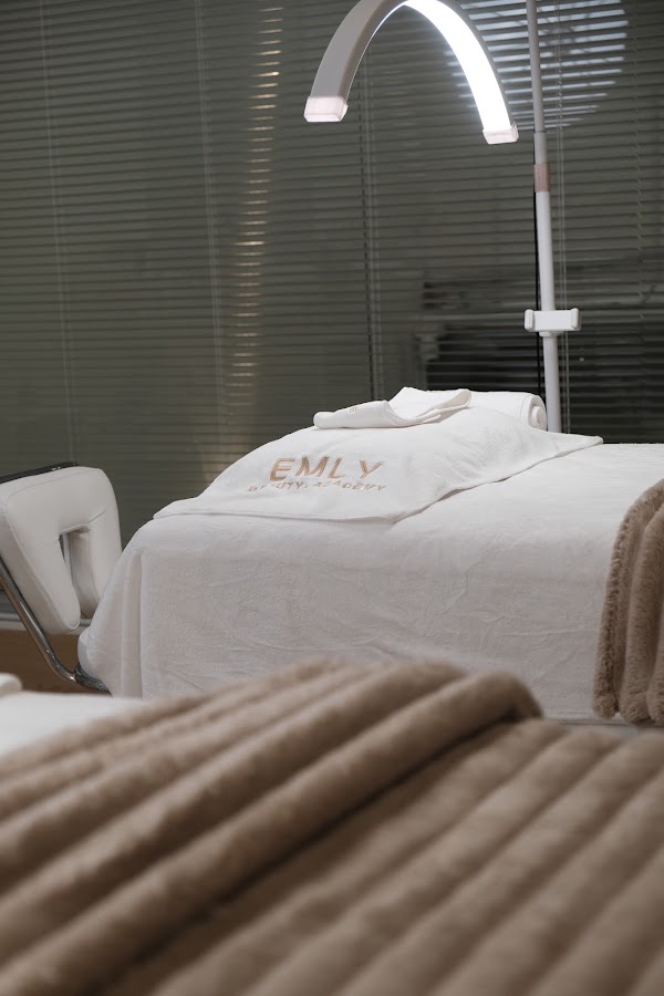 EMLY BEAUTY - Chăm sóc da - Triệt lông - Gội đầu dưỡng sinh 4