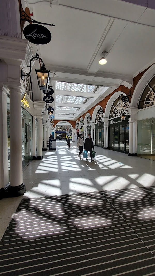 High Street Kensington