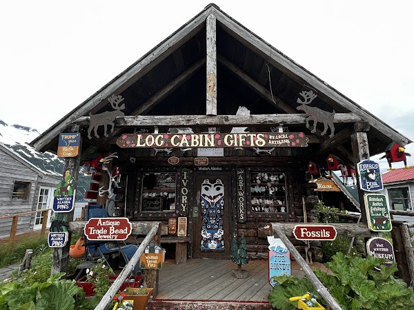 Log Cabin Gifts 1