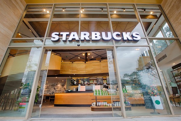 Starbucks Bach Dang