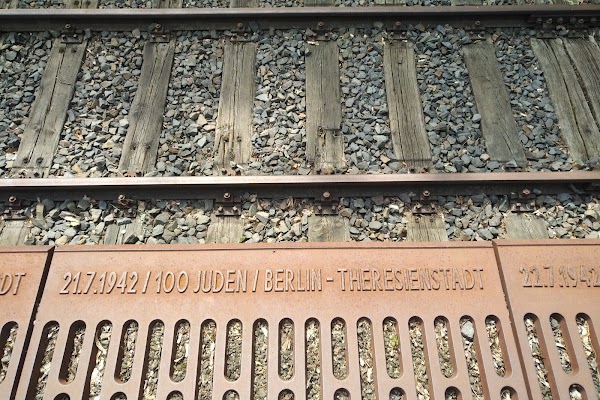 Platform 17 Memorial 1