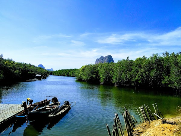 Ngop-Ko Tapu Pier 4
