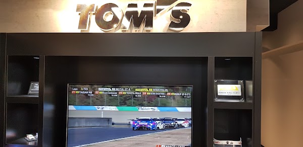 Tom's