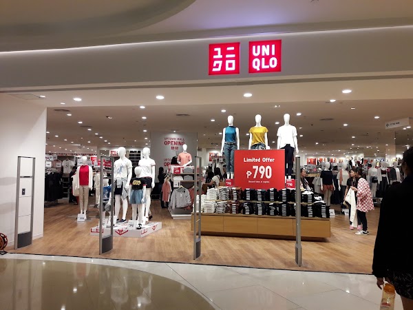 UNIQLO BGC High Street