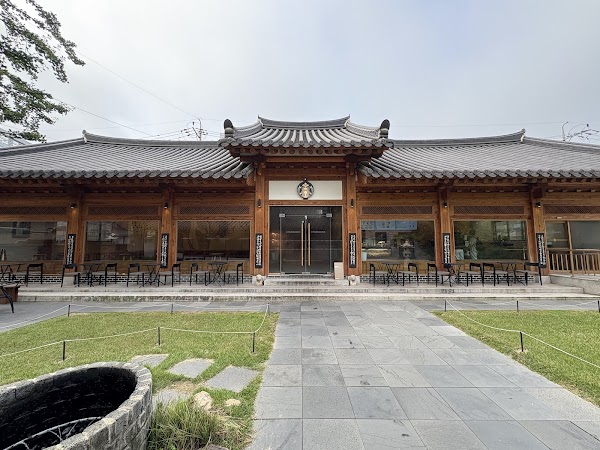Starbucks Daegu Jongro Goteak 3