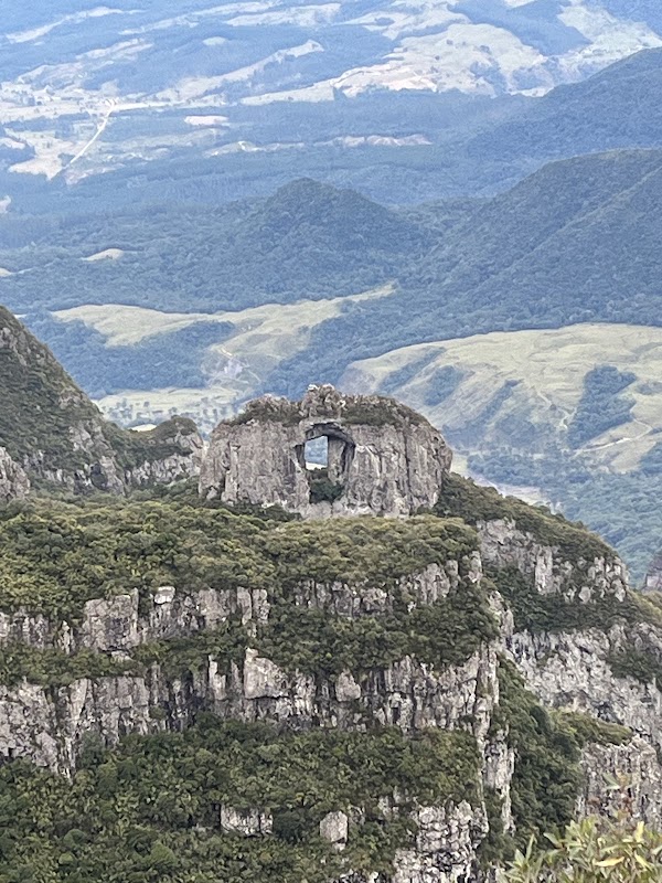 Mirante Pedra Furada pela trilha da Nascente do Rio Pelotas
