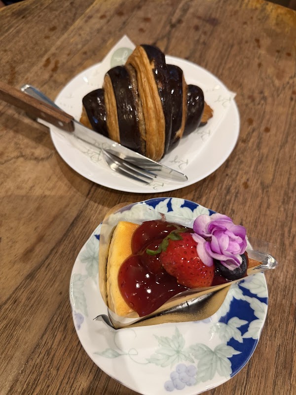 Raga coffee and homemade bakery 4