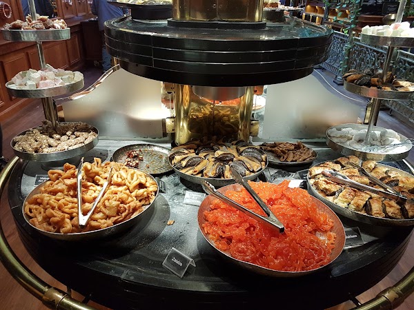 Les Grands Buffets 4