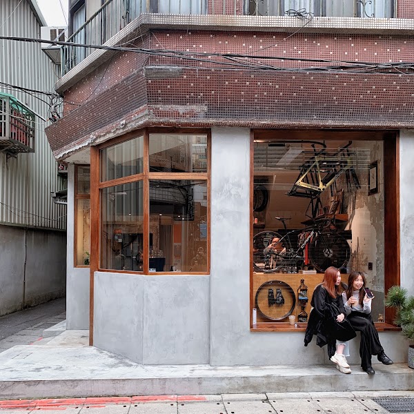 nabiis cycles & coffee 1