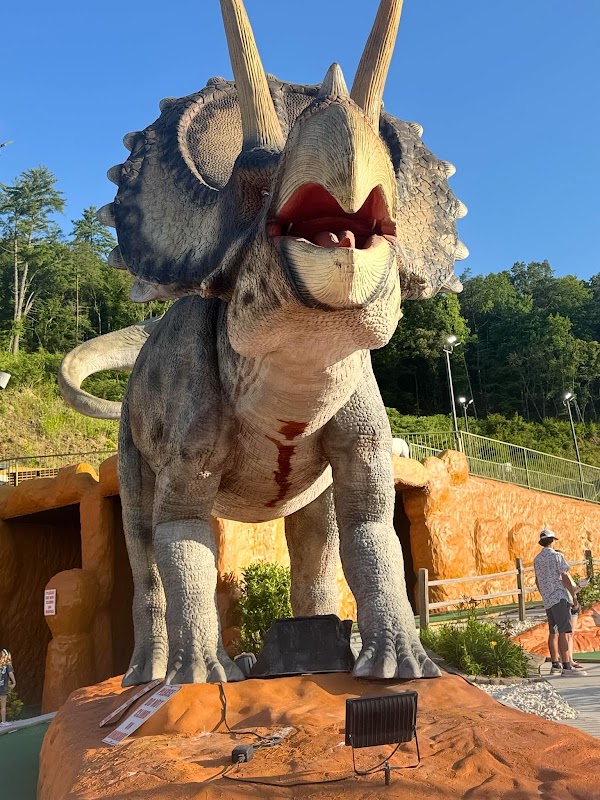 Jurassic Tymes Mini Golf (Goats on the Roof) 3
