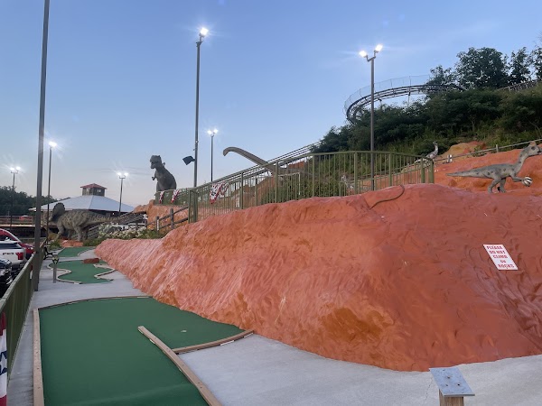 Jurassic Tymes Mini Golf (Goats on the Roof) 2