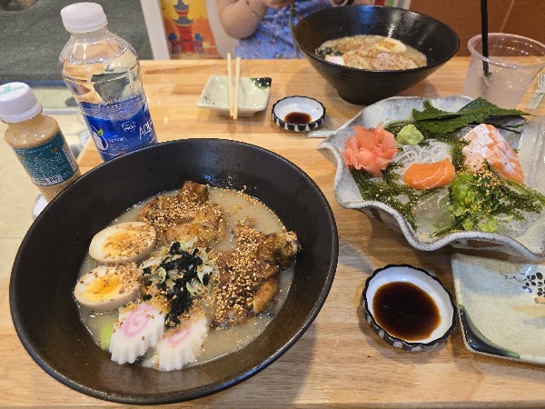 Quán ăn Tenkin Ramen &Sushi 2